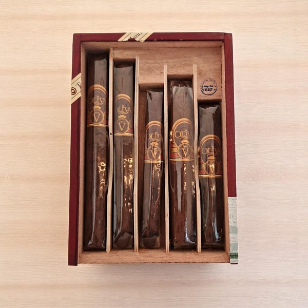 OLIVA SERIE V SPECIAL SAMPLER 5 — Rhein 1905