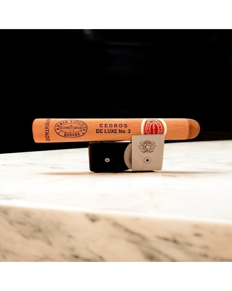 ROMEO Y JULIETA CEDROS DE LUXE NUMERO 3 — Rhein 1905