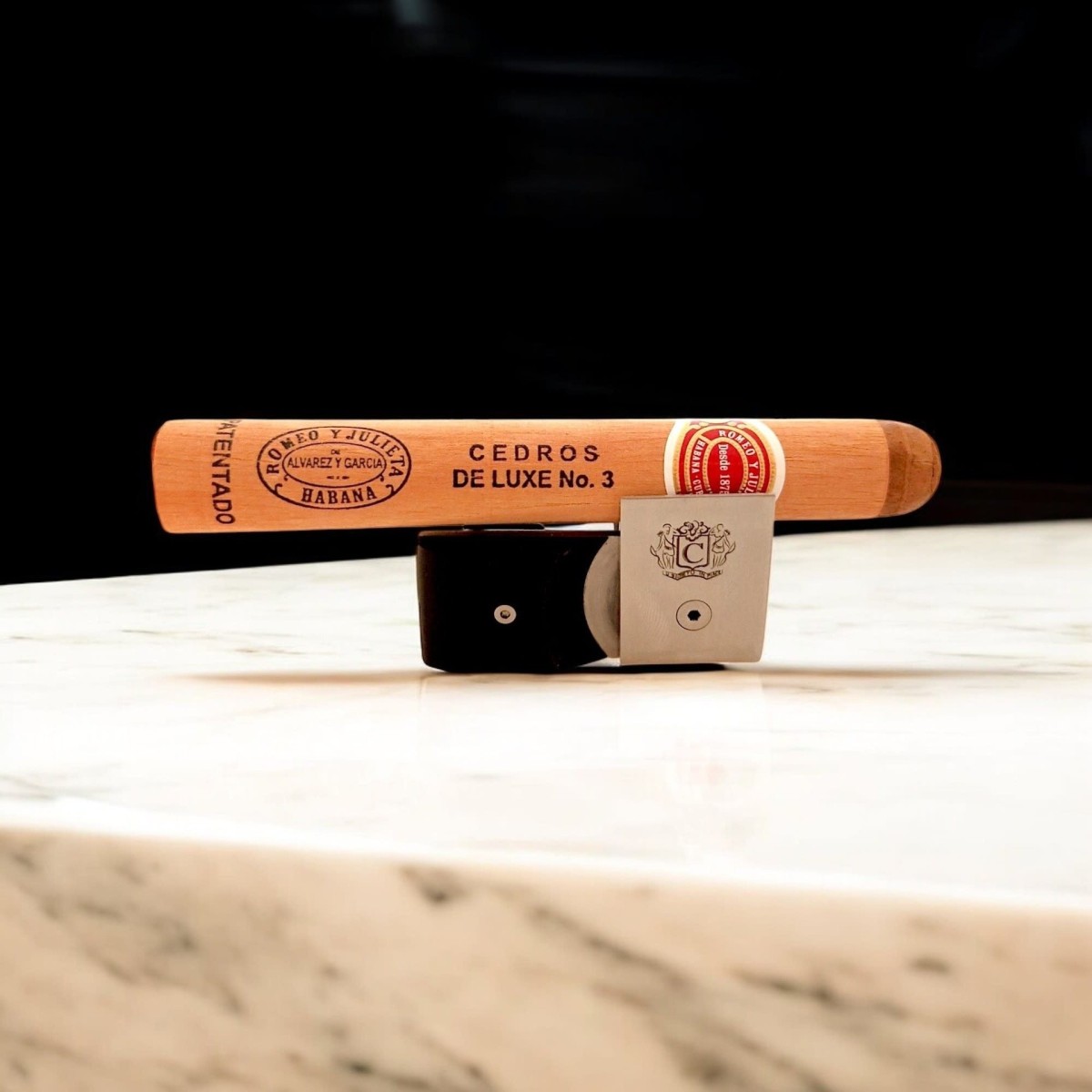 ROMEO Y JULIETA CEDROS DE LUXE NUMERO 3 — Rhein 1905