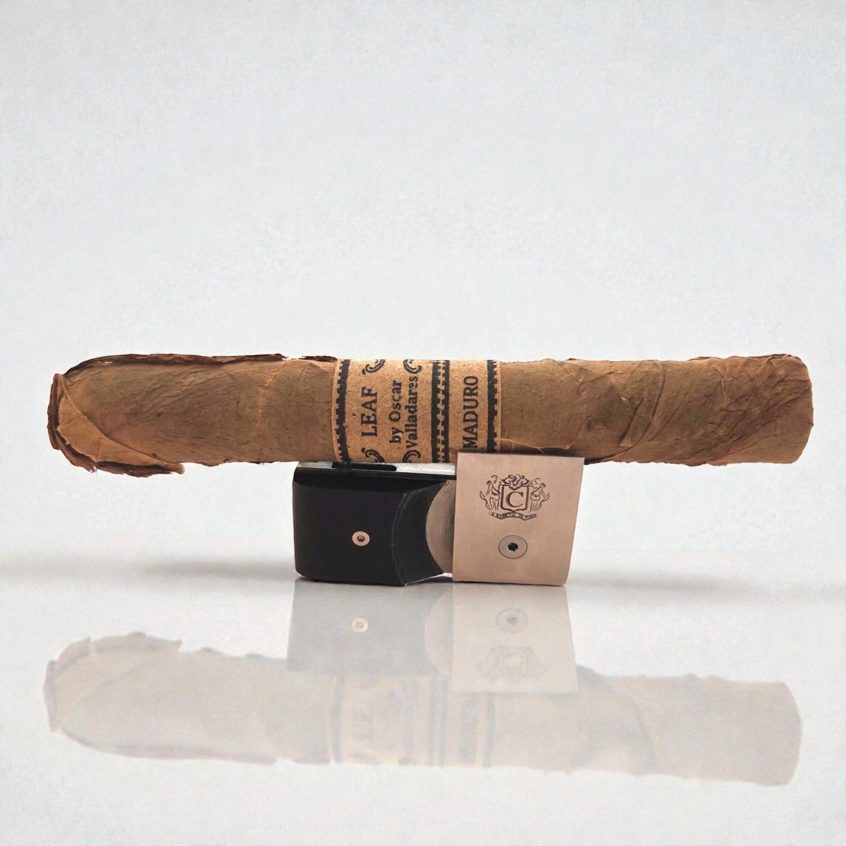 LEAF BY OSCAR VALLADARES - MADURO TORO — Rhein 1905